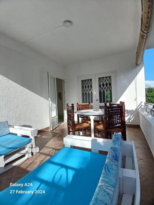 The Coral House Apartment Rivière Noire Екстериор снимка