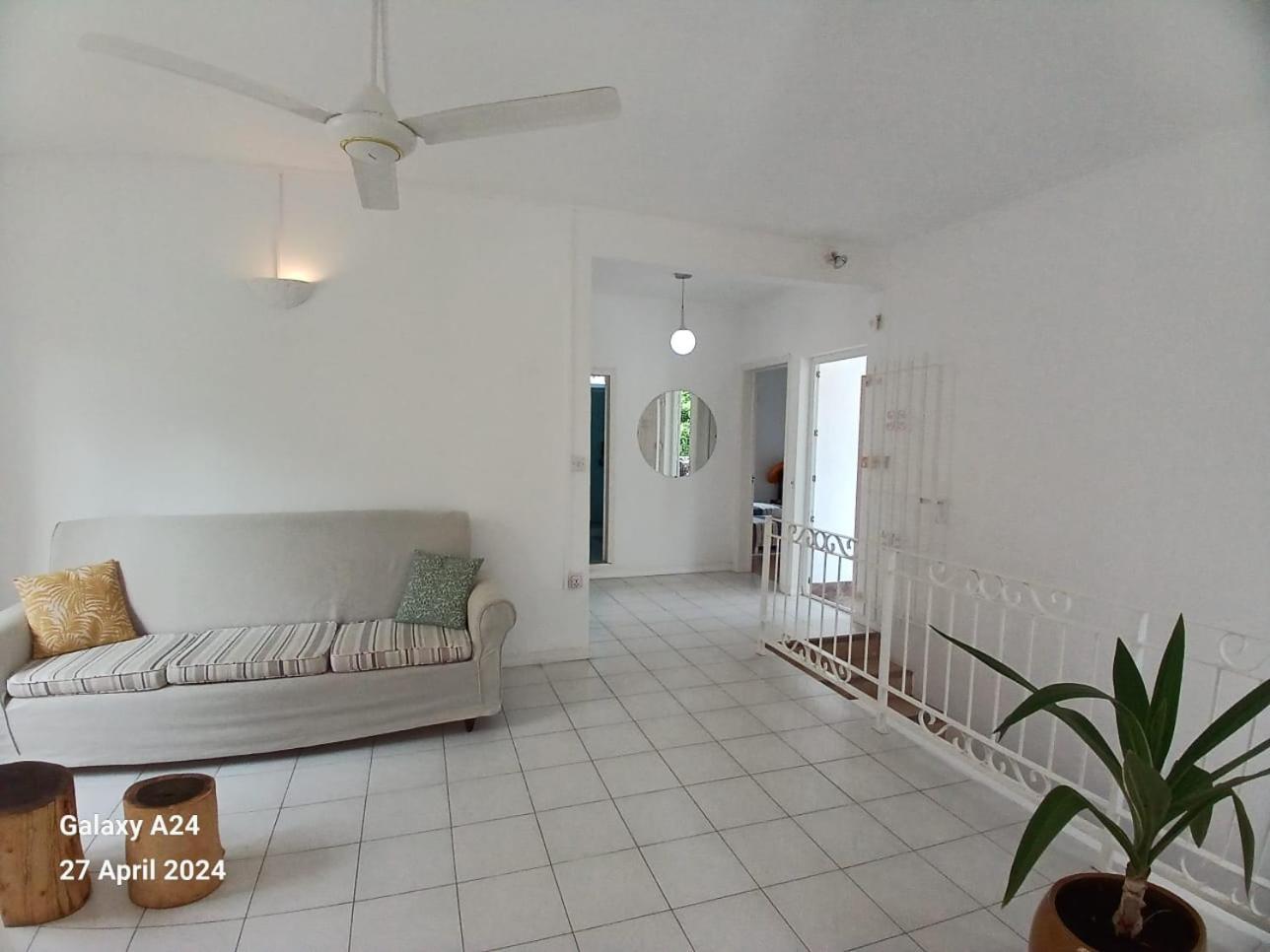 The Coral House Apartment Rivière Noire Екстериор снимка